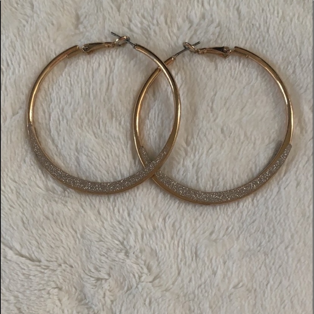 Shiny earrings !